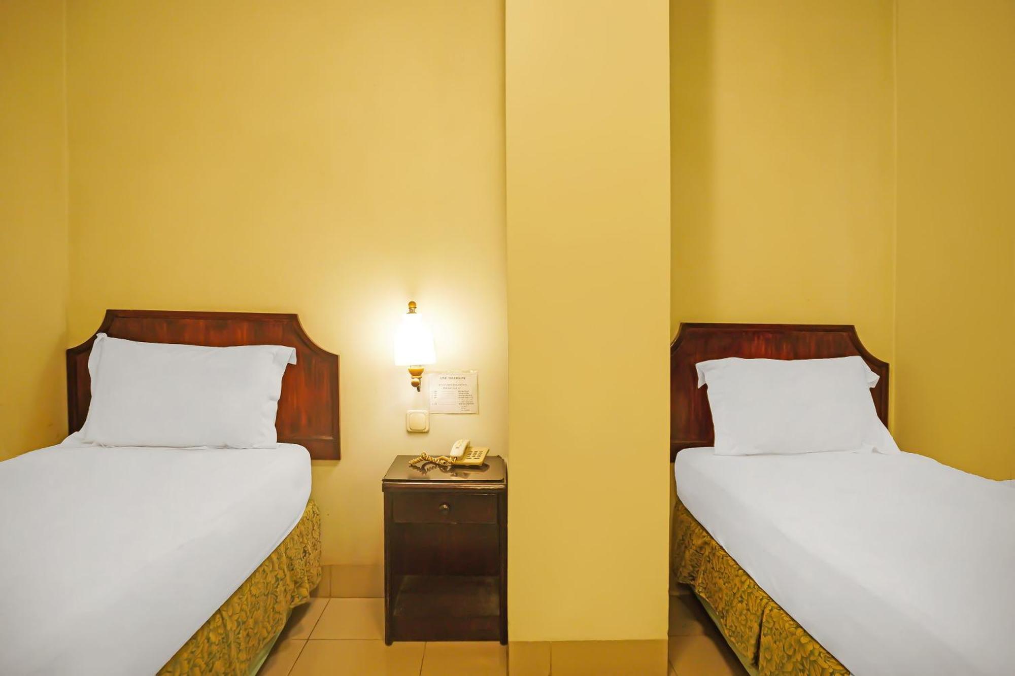 Super Oyo Collection O 92690 Hotel Limas パレンバン エクステリア 写真