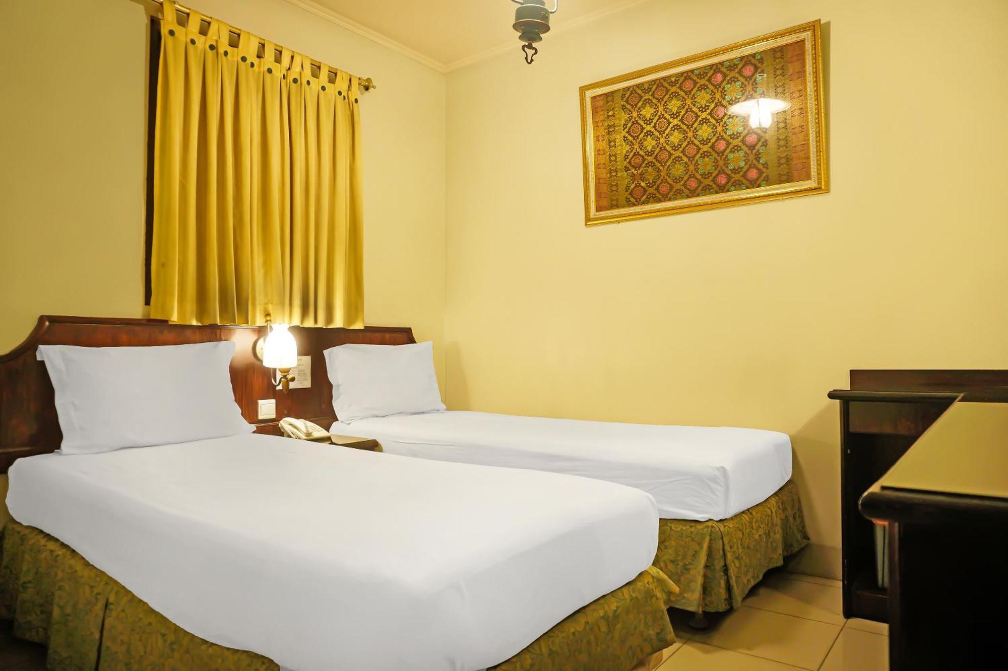 Super Oyo Collection O 92690 Hotel Limas パレンバン エクステリア 写真