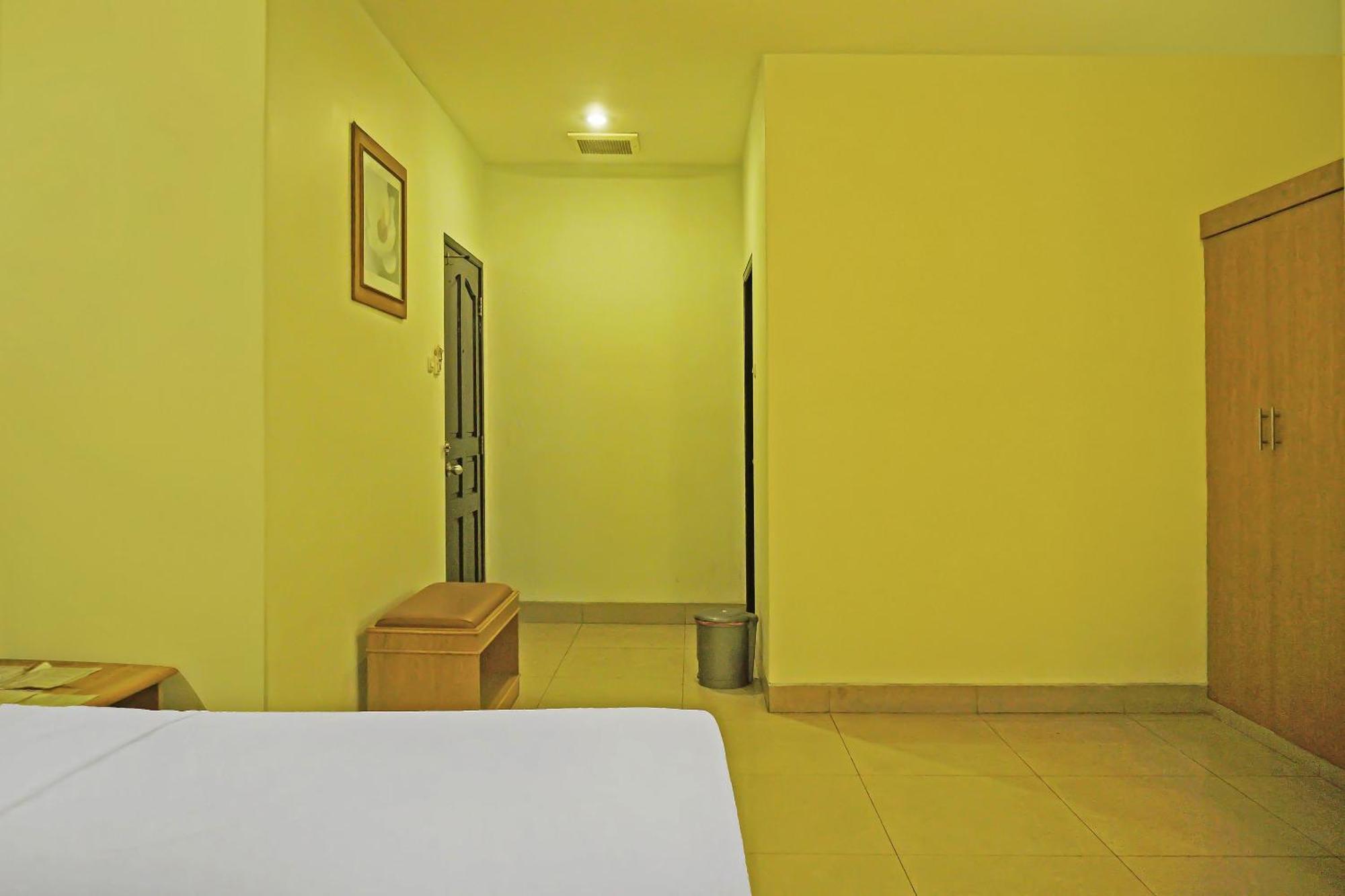 Super Oyo Collection O 92690 Hotel Limas パレンバン エクステリア 写真